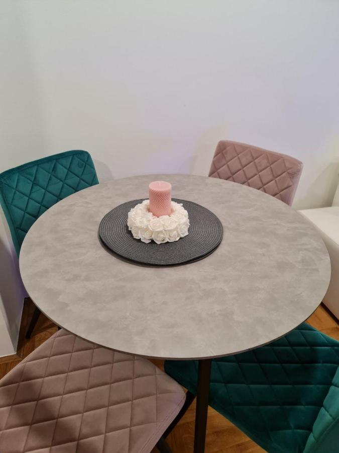 Apartman Vinyl - Self Chek-In Осиек Экстерьер фото